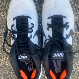 NIKE Baseball cleats…sz 11… MINT!